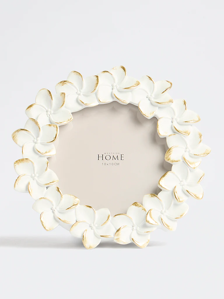 Westside Home White Flower Circular Photo Frame